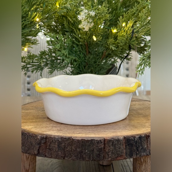 Brand NEW w/Tags Rae Dunn Disney Pixar BUDDIES Small Pie Dish feat Dug & Russell - Picture 4 of 11